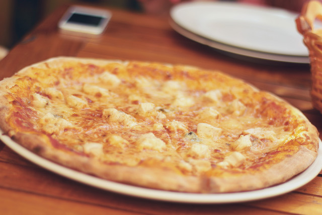 https://pizza-benito.de/wp-content/themes/gloriafood-restaurant/assets/starter/food-delivery.jpg